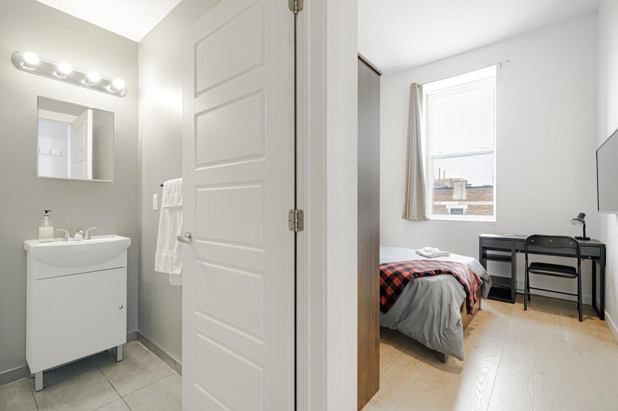 Homa Homestay Hotel By Olympic Stadium Montreal Auberge-Hostel Екстериор снимка