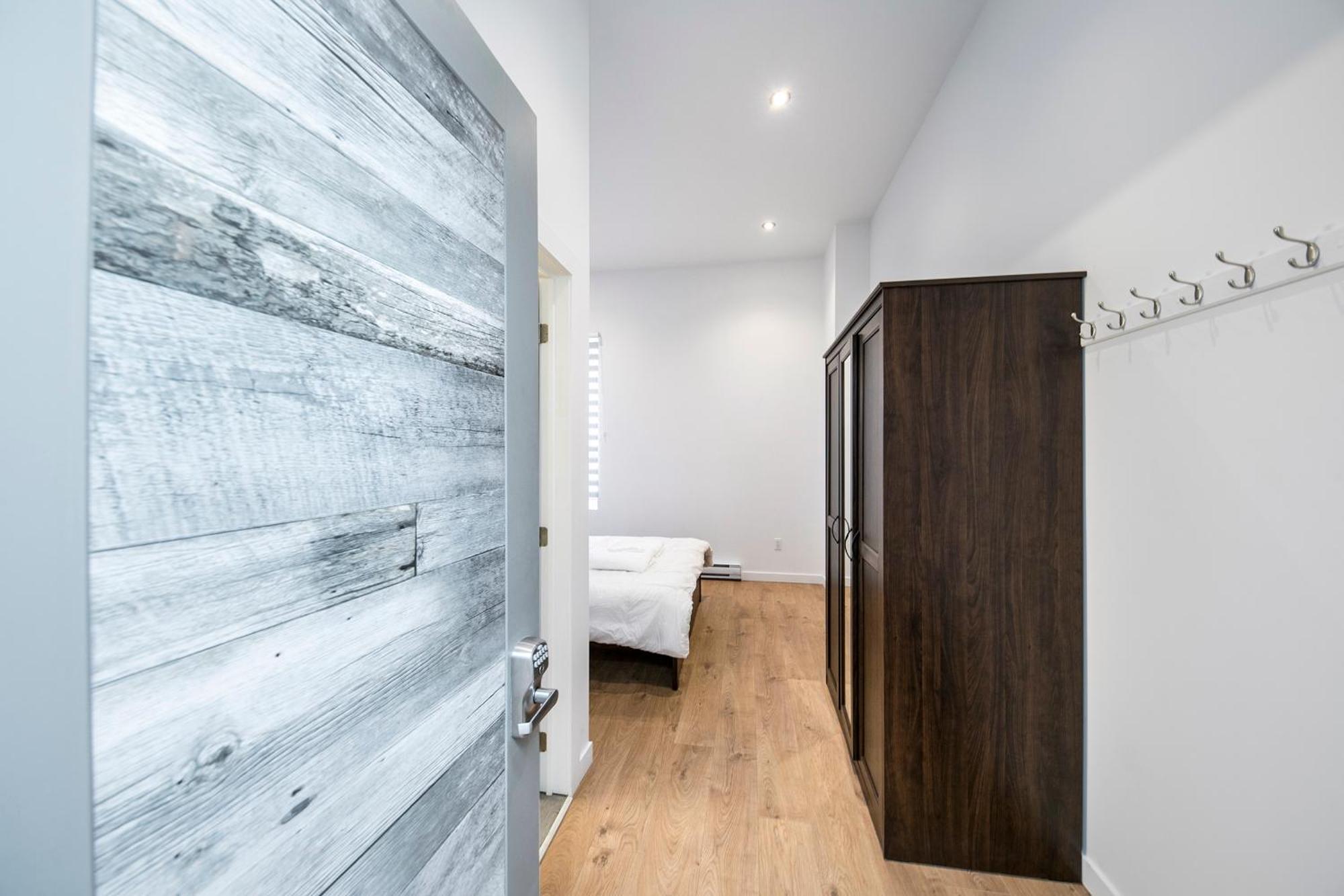 Homa Homestay Hotel By Olympic Stadium Montreal Auberge-Hostel Екстериор снимка